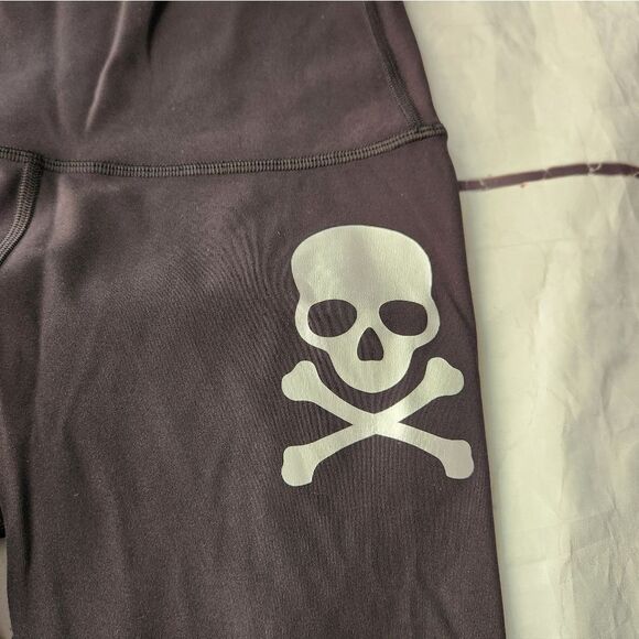 Lululemon Wunder Under High Rise Tight Ray with Skull Size 4 - Picture 5 of 6
